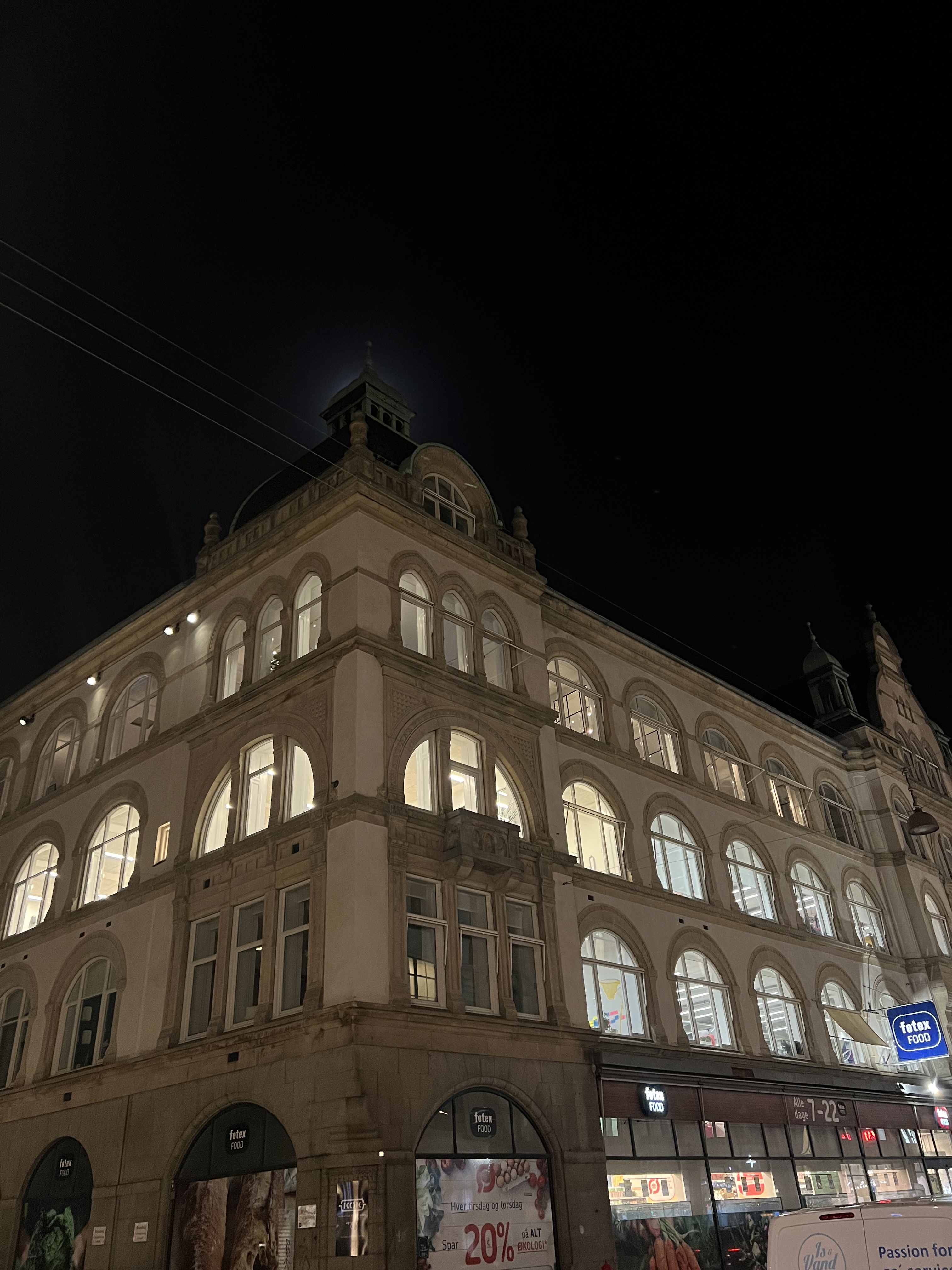 DECFDB50-C382-4BDF-94ED-B257221F0BB2